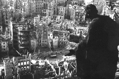 Dresdeni südalinn peale liitlaste pommitamist