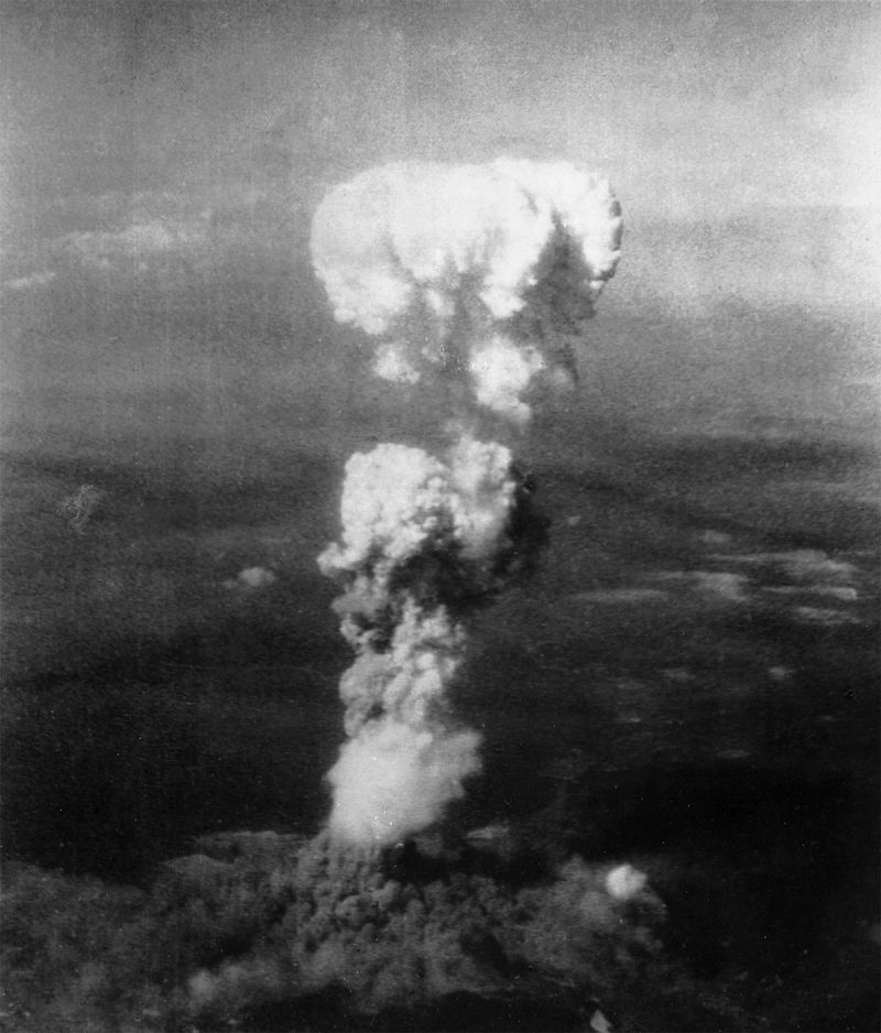 Pärast plahvatust Hiroshimale linna kohale kerkinud tuumaseen